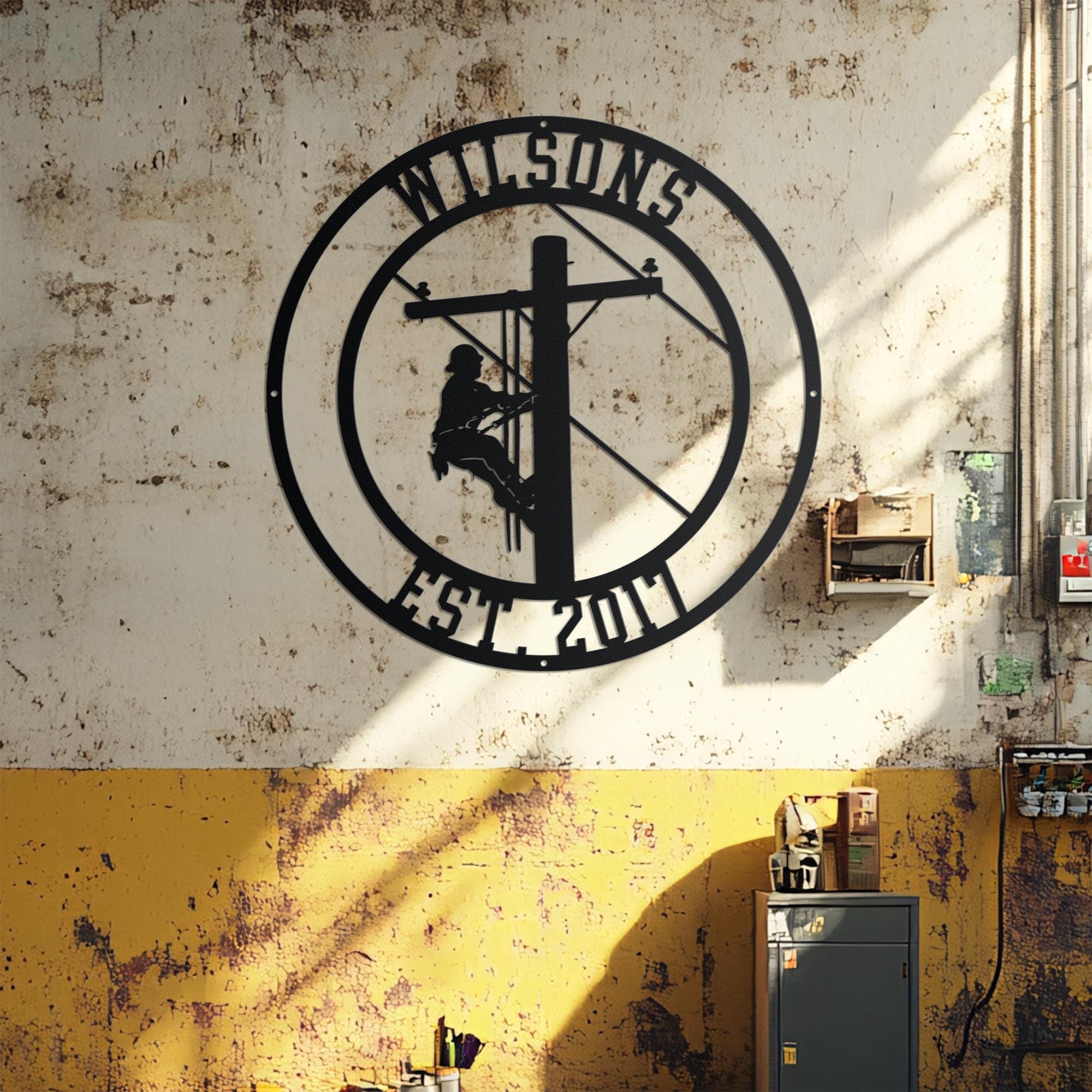 Custom Name Lineman Metal Sign, Personalized Lineman Wall Art With LED Light, Christmas Gift For Dad, Husband, Electrician Home Decor